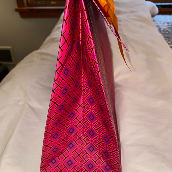 Tory Burch: gift bag with bow - Picture 4 of 4